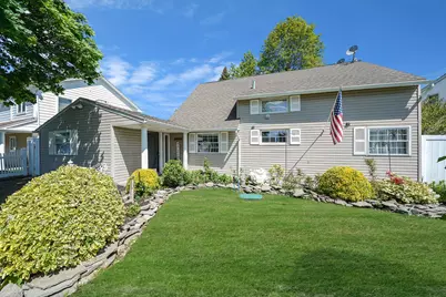 15 Thrush Lane, Levittown, NY 11756 - Photo 1