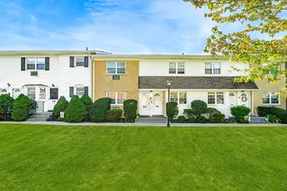 4804 Wilshire Lane #4804, Oakdale, NY 11769 - Photo 1