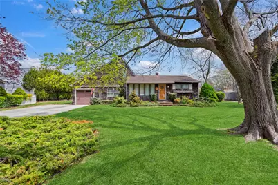 211 Bay Avenue, Bayport, NY 11705 - Photo 1