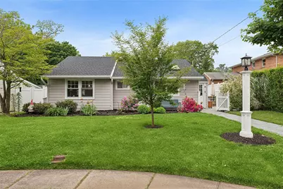 3 Spruce Lane, Glen Cove, NY 11542 - Photo 1