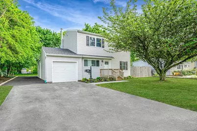 38 18th Avenue, Bay Shore, NY 11706 - Photo 1