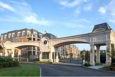 6000 Royal Court #6207, North Hills, NY 11040 - Photo 1