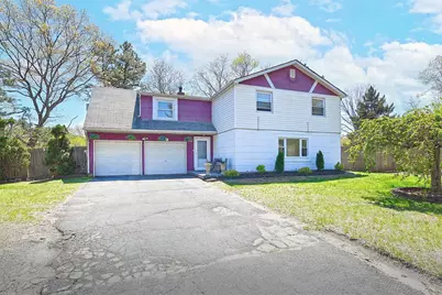 4 Split Pine Circle, Medford, NY 11763 - Photo 1