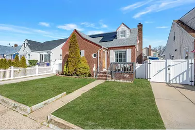 978 Fenworth Boulevard, Franklin Square, NY 11010 - Photo 1