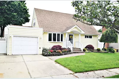 11 Cinque Drive, Farmingdale, NY 11735 - Photo 1