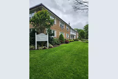 1 Bengeyfield Drive #2G, East Williston, NY 11596 - Photo 1