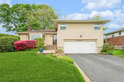 95 Nassau Avenue, Plainview, NY 11803 - Photo 1