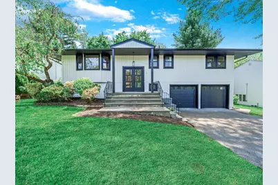 7 Pal Way, Plainview, NY 11803 - Photo 1