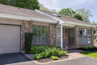 46 W Pond Court, Smithtown, NY 11787 - Photo 1