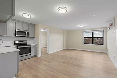 135 Wakefield Avenue #402, Yonkers, NY 10704 - Photo 1