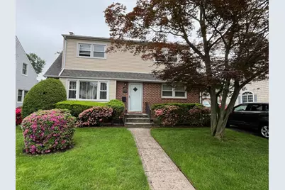 480 Pennsylvania Avenue, Williston Park, NY 11596 - Photo 1