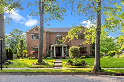 33 Snapdragon Lane, Roslyn Heights, NY 11577 - Photo 1