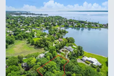 46 Premium Point, New Rochelle, NY 10801 - Photo 1