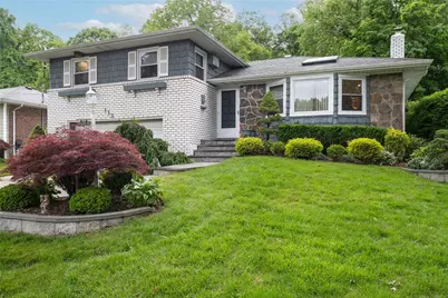 113 Stratford N, Roslyn Heights, NY 11577 - Photo 1