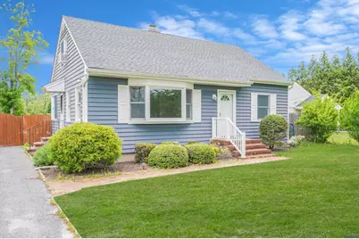 30 Millbrook Lane, Riverhead, NY 11901 - Photo 1