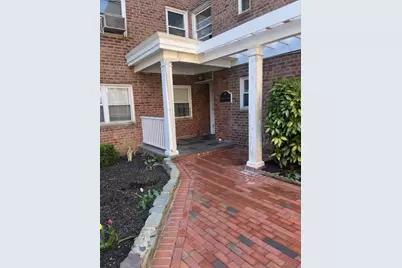 70 Knightsbridge Road #3F, Great Neck, NY 11021 - Photo 1