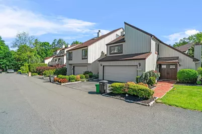 6 Chippewa Court, Suffern, NY 10901 - Photo 1