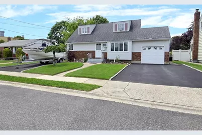 45 Cabota Avenue, Copiague, NY 11726 - Photo 1