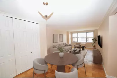 70-25 Yellowstone Boulevard #10Z, Forest Hills, NY 11375 - Photo 1