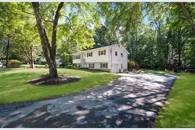 62 Laura Drive, Airmont, NY 10952 - Photo 1