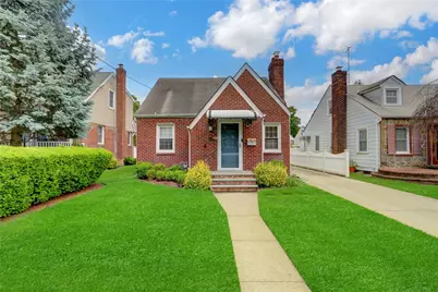 180 Beebe Road, Mineola, NY 11501 - Photo 1