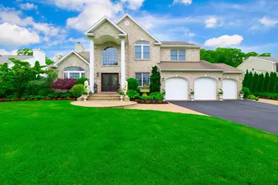 2 Hayloft Court, Smithtown, NY 11787 - Photo 1