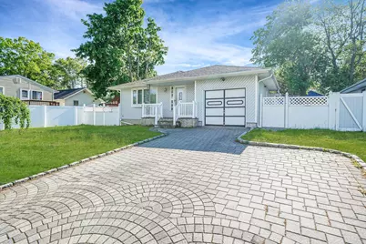8 Adolphi Place, Ronkonkoma, NY 11779 - Photo 1
