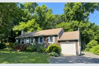 4 Surrey Lane, East Northport, NY 11731 - Photo 1