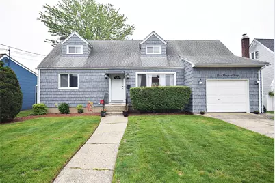 940 N Erie Avenue, Lindenhurst, NY 11757 - Photo 1