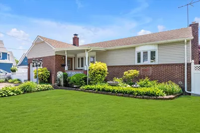 12 Crowell Place, Valley Stream, NY 11580 - Photo 1