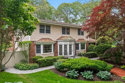 33 Chatham Place, Dix Hills, NY 11746 - Photo 1