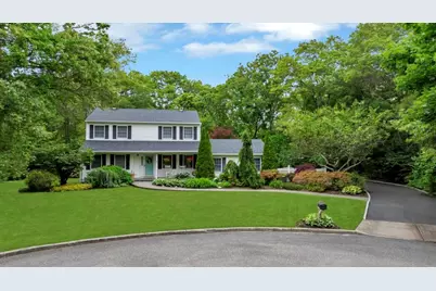 5 Angela Court, Medford, NY 11763 - Photo 1