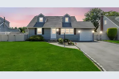 2284 Oxford Street, East Meadow, NY 11554 - Photo 1