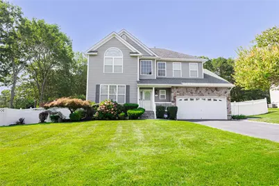 4 Bloomington Street, Medford, NY 11763 - Photo 1