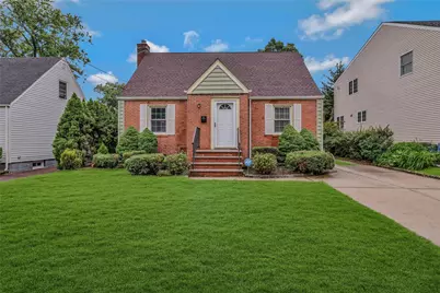 35 Greenway, New Hyde Park, NY 11040 - Photo 1