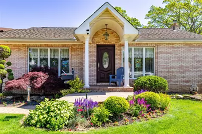 656 N Greene Avenue, Lindenhurst, NY 11757 - Photo 1