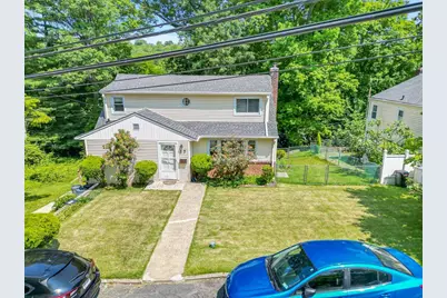 17 Linn Place, Yonkers, NY 10705 - Photo 1