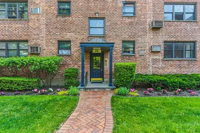 15 Beach Road #1P, Great Neck, NY 11023 - Photo 1