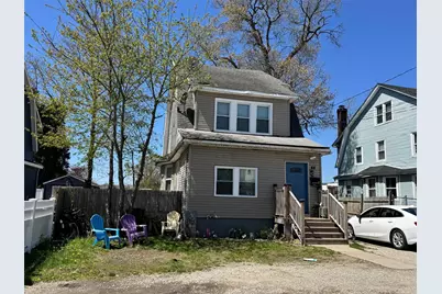 44 Chapman Place, Bay Shore, NY 11706 - Photo 1