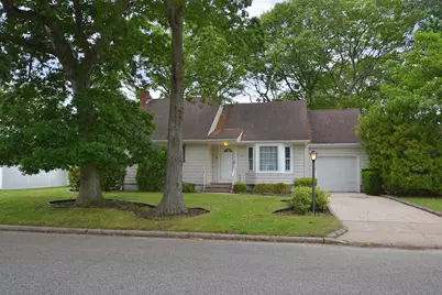 78 Avenue E, Holbrook, NY 11741 - Photo 1