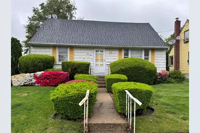 510 7th Street, West Hempstead, NY 11552 - Photo 1