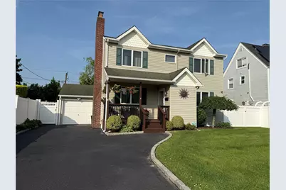 4 Venetian Boulevard, Lindenhurst, NY 11757 - Photo 1