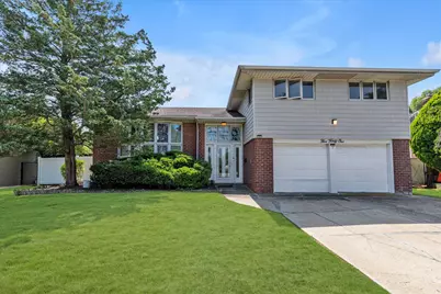 541 Woodbury Road, Plainview, NY 11803 - Photo 1