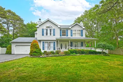 215 Middle Island Road, Medford, NY 11763 - Photo 1