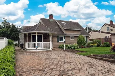 25 Picture Lane, Hicksville, NY 11801 - Photo 1