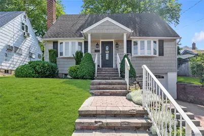 95 Falmouth Place, Albertson, NY 11507 - Photo 1