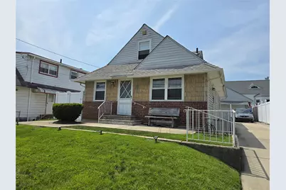 734 Dauntless Parkway, Elmont, NY 11003 - Photo 1