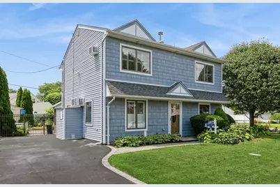 14 Cobble Lane, Levittown, NY 11756 - Photo 1