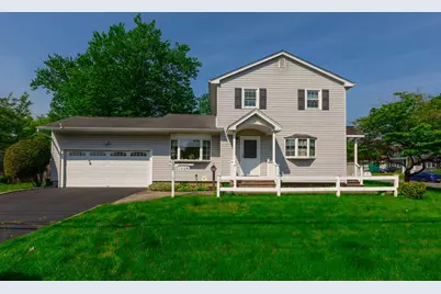 1668 Manatuck Boulevard, Bay Shore, NY 11706 - Photo 1