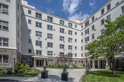 3 Stoneleigh Plaza #3E, Bronxville, NY 10708 - Photo 1